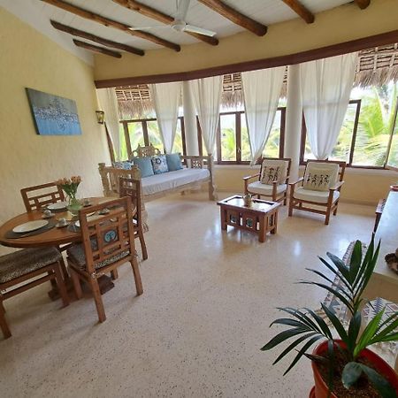Tembo Beach Cottage Малинди Экстерьер фото