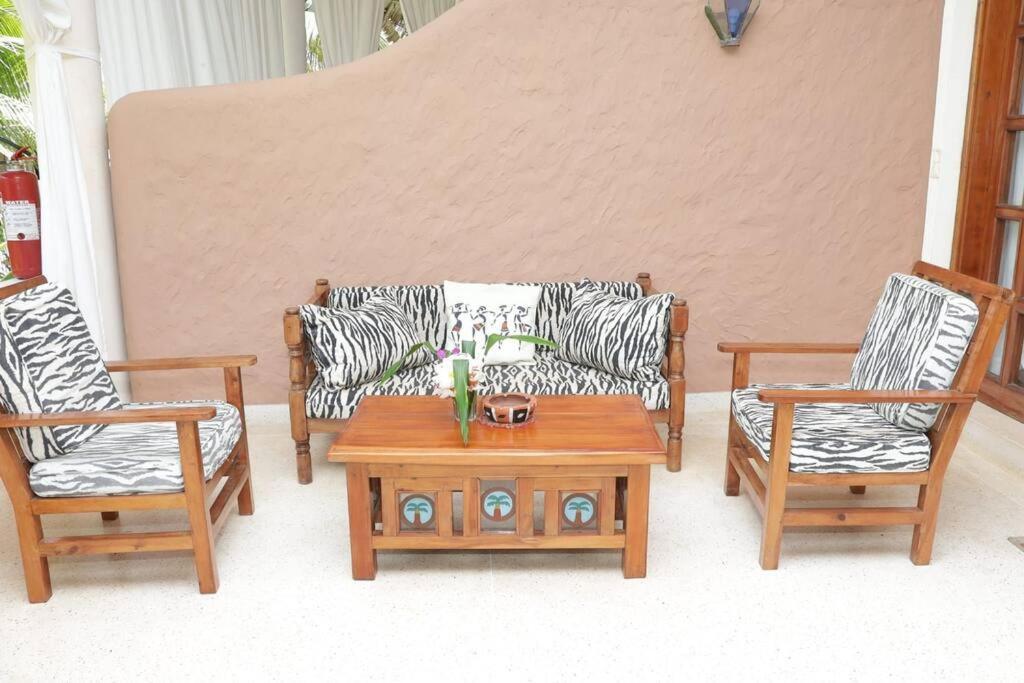 Tembo Beach Cottage Малинди Экстерьер фото
