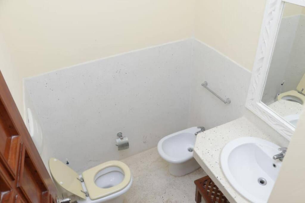 Tembo Beach Cottage Малинди Экстерьер фото