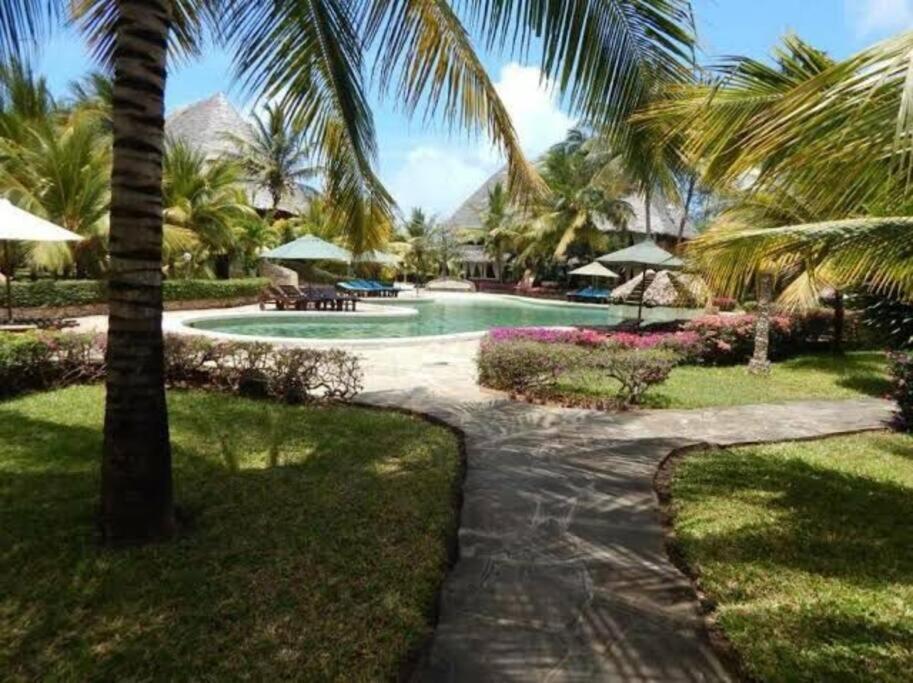 Tembo Beach Cottage Малинди Экстерьер фото