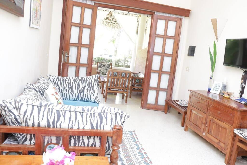 Tembo Beach Cottage Малинди Экстерьер фото