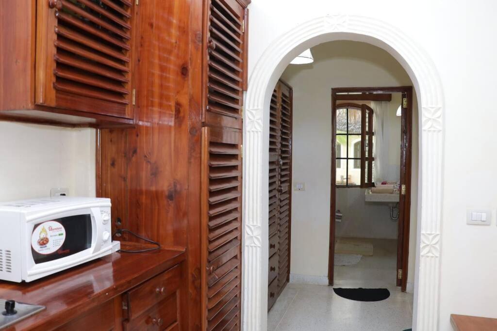 Tembo Beach Cottage Малинди Экстерьер фото