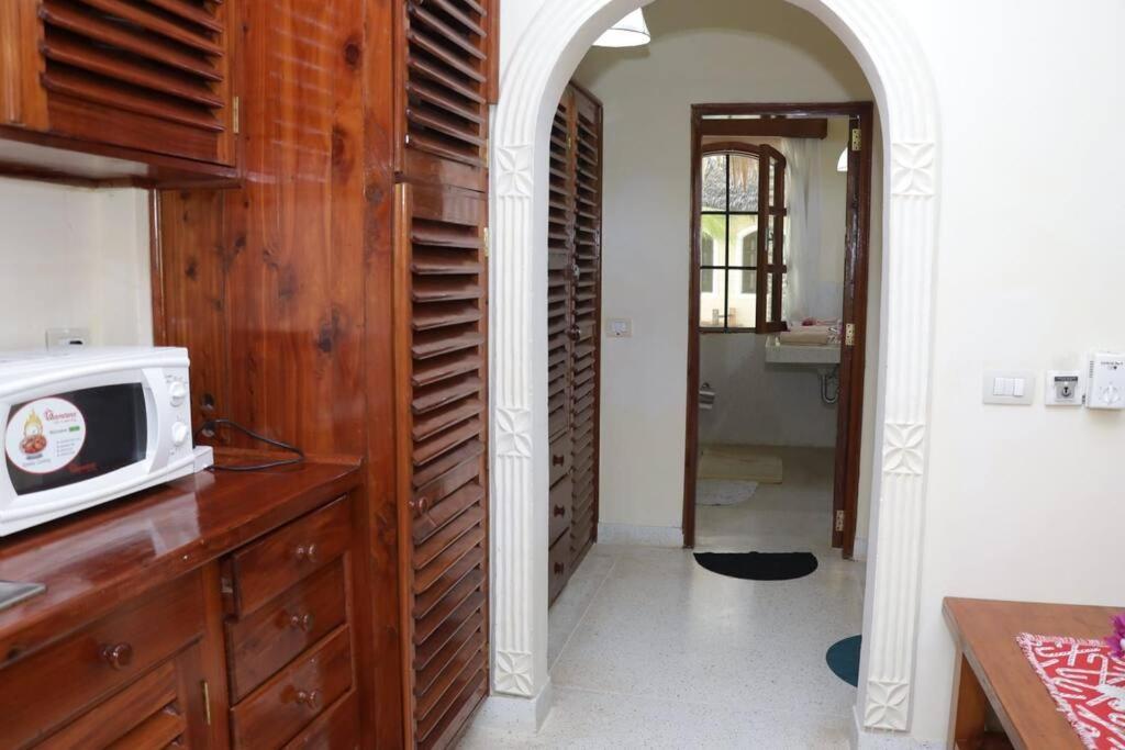 Tembo Beach Cottage Малинди Экстерьер фото