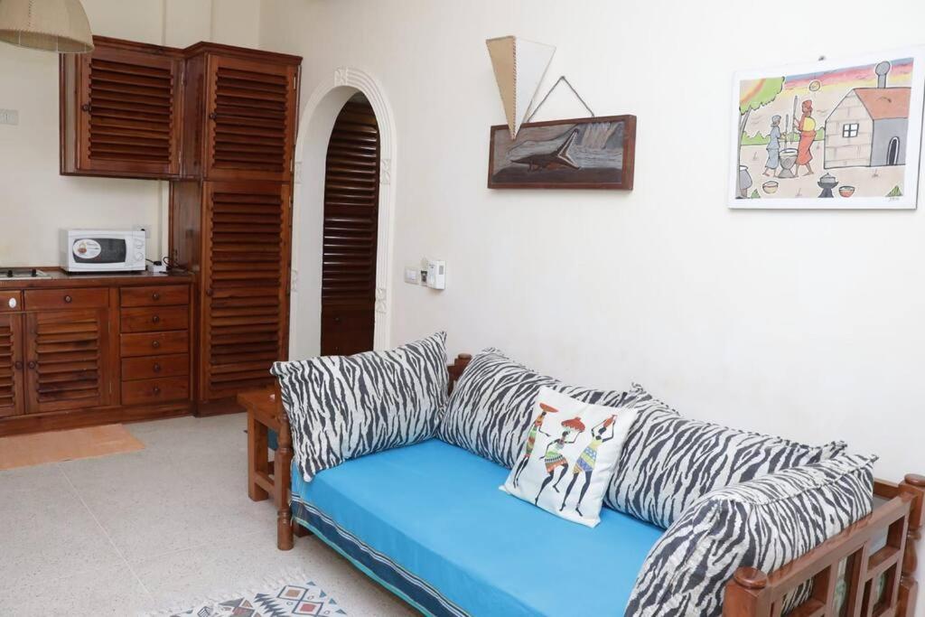 Tembo Beach Cottage Малинди Экстерьер фото