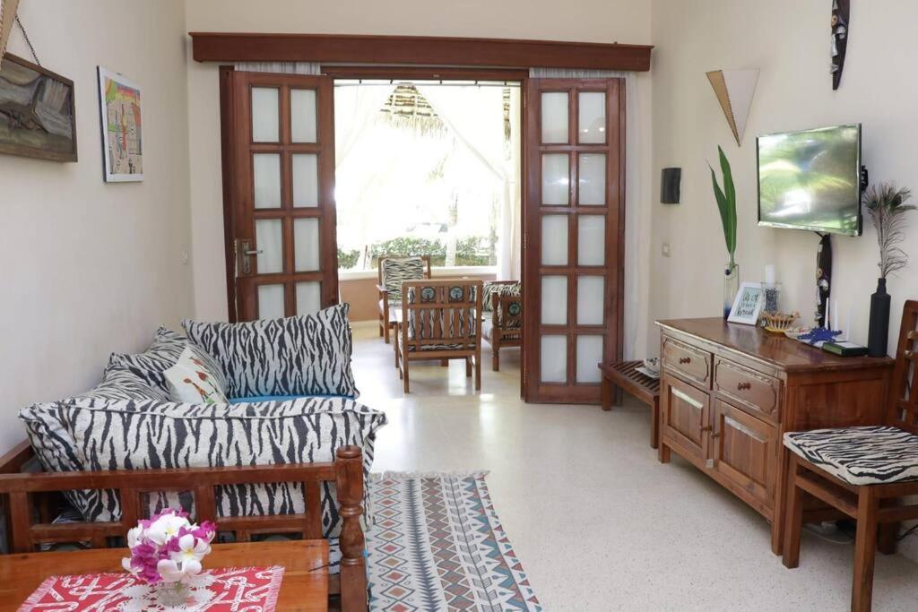 Tembo Beach Cottage Малинди Экстерьер фото